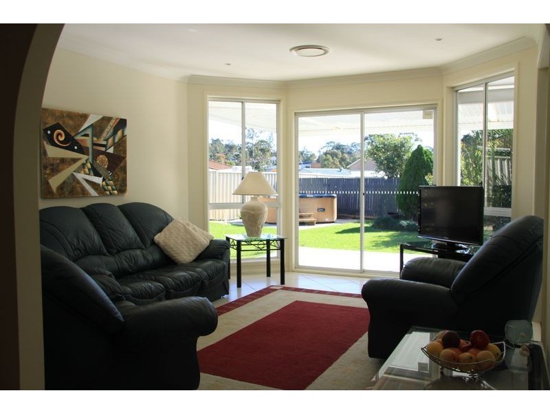 6 Brent Close, Watanobbi NSW 2259