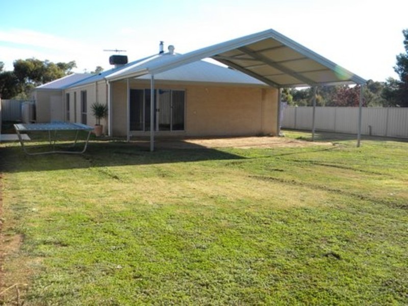 17  Jacob Street, Burrumbuttock NSW 2642