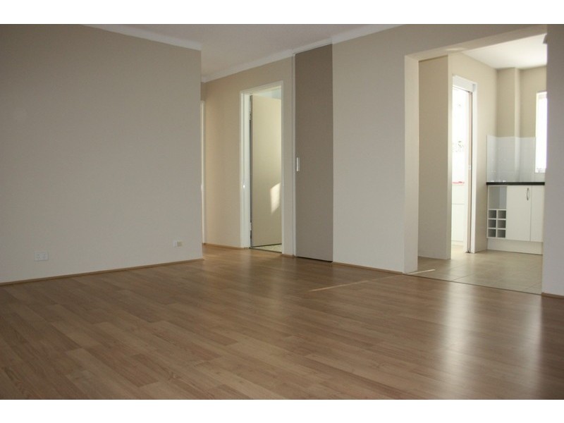 4/12 Meadow Cres, Meadowbank NSW 2114