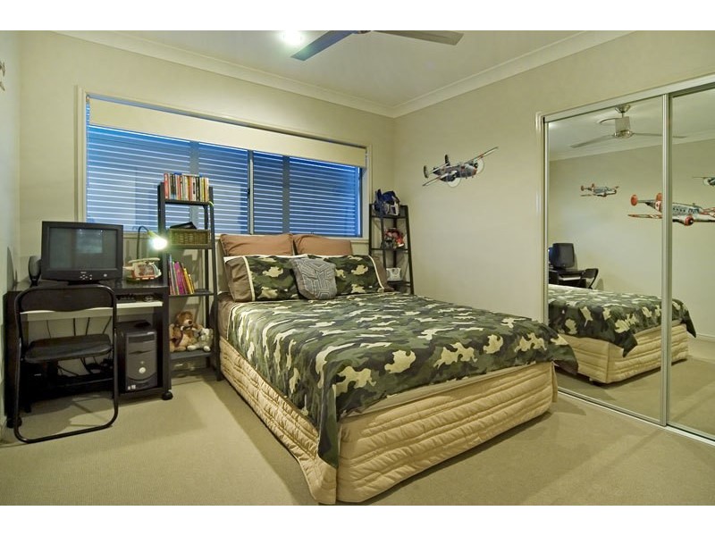 34 Riverlinks Boulevard East, Helensvale QLD 4212