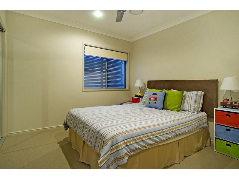 34 Riverlinks Boulevard East, Helensvale QLD 4212