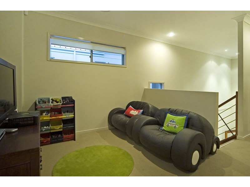 34 Riverlinks Boulevard East, Helensvale QLD 4212