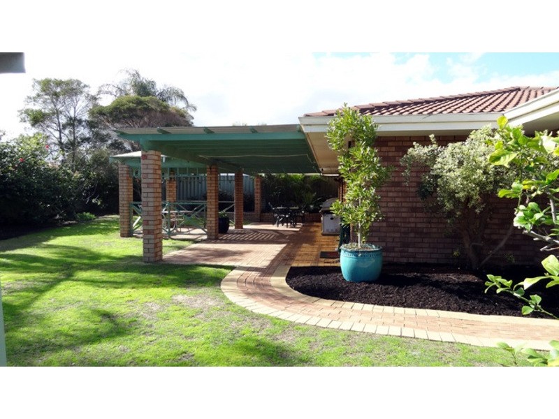 5 Richardson Court, Woodvale WA 6026