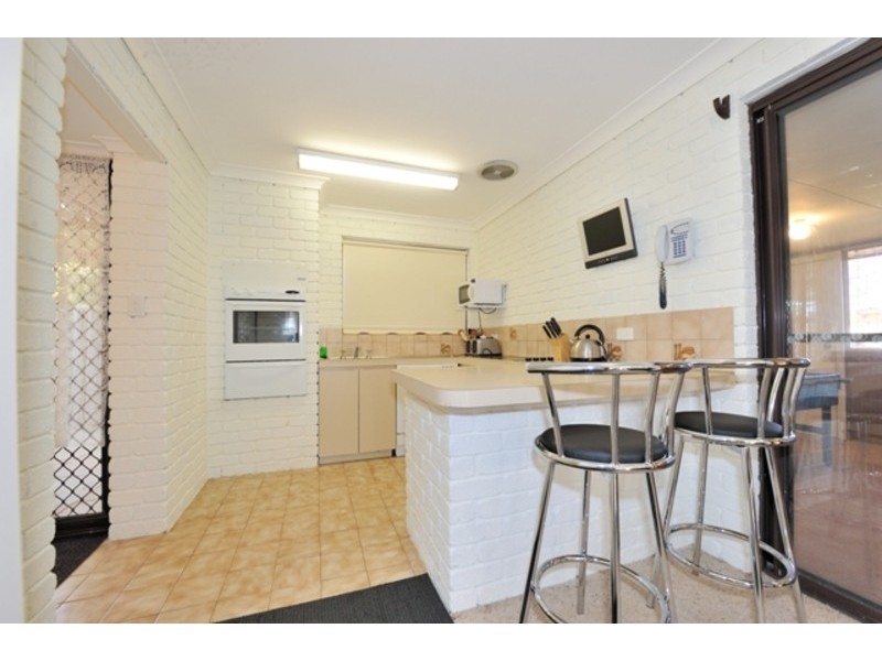 1 Varley Crescent, Cooloongup WA 6168