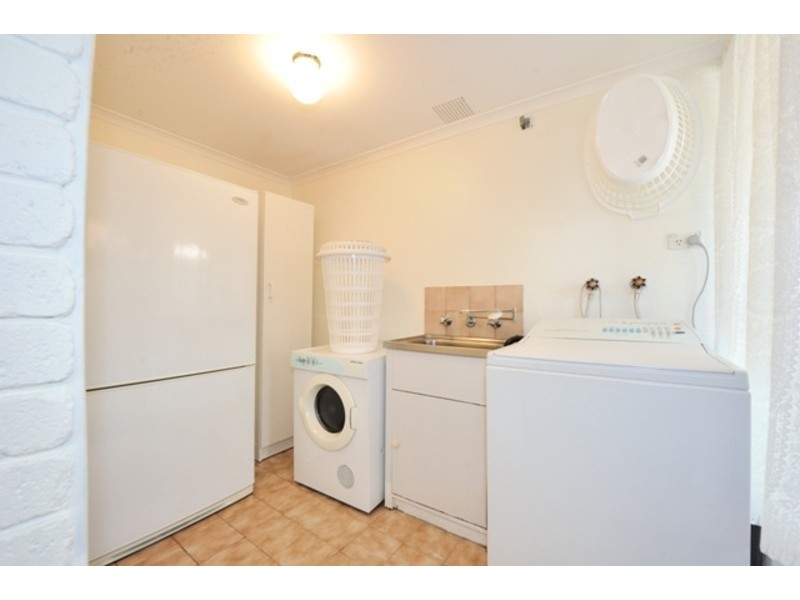 1 Varley Crescent, Cooloongup WA 6168