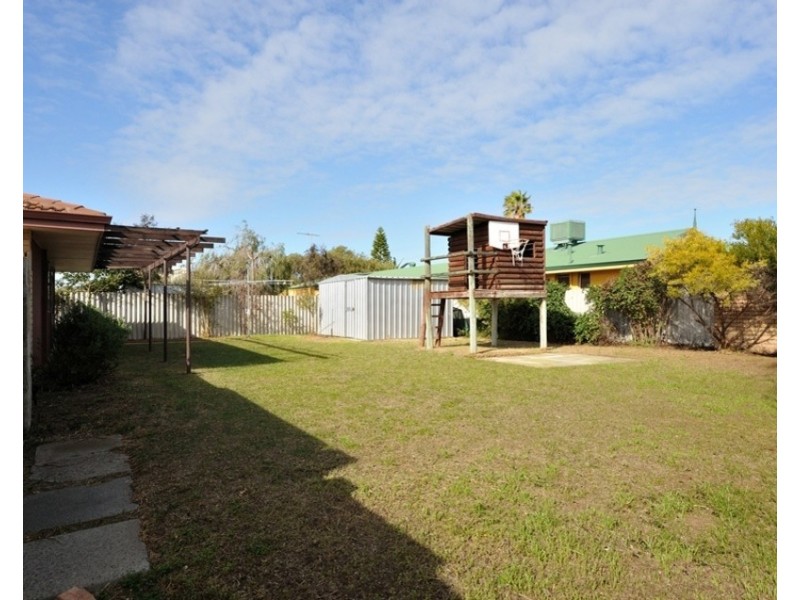 1 Varley Crescent, Cooloongup WA 6168
