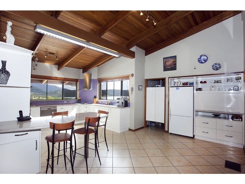 21 – 23 Warruga St, Cannonvale QLD 4802