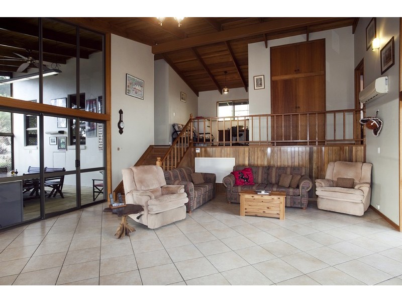 21 – 23 Warruga St, Cannonvale QLD 4802