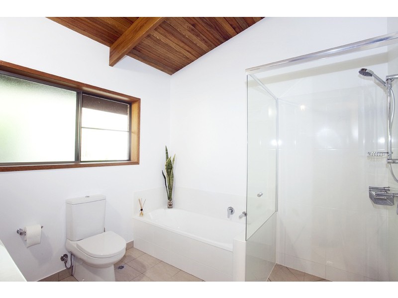 21 – 23 Warruga St, Cannonvale QLD 4802