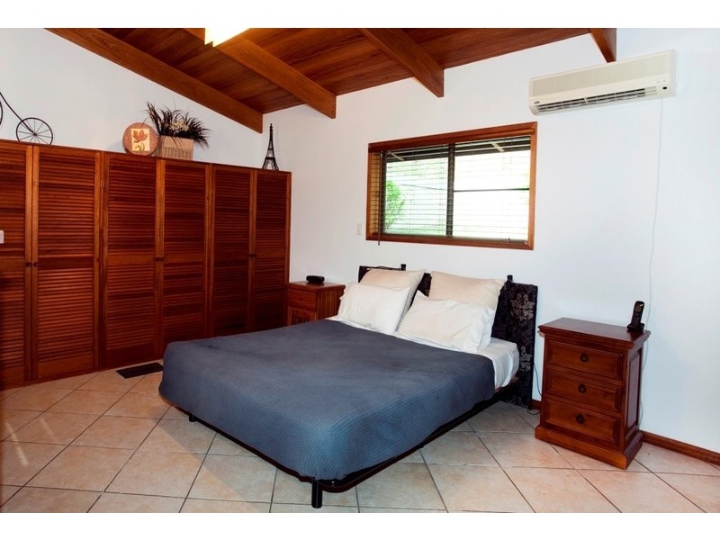 21 – 23 Warruga St, Cannonvale QLD 4802