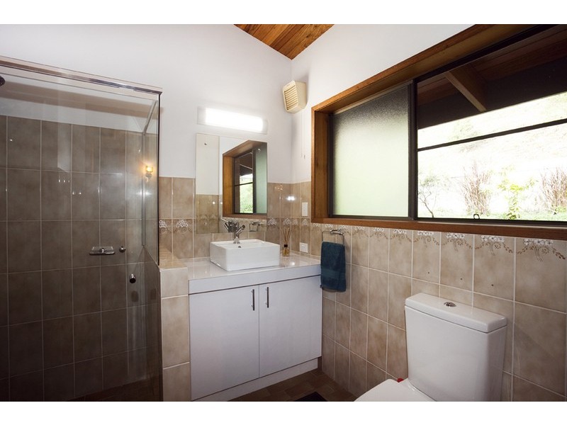 21 – 23 Warruga St, Cannonvale QLD 4802