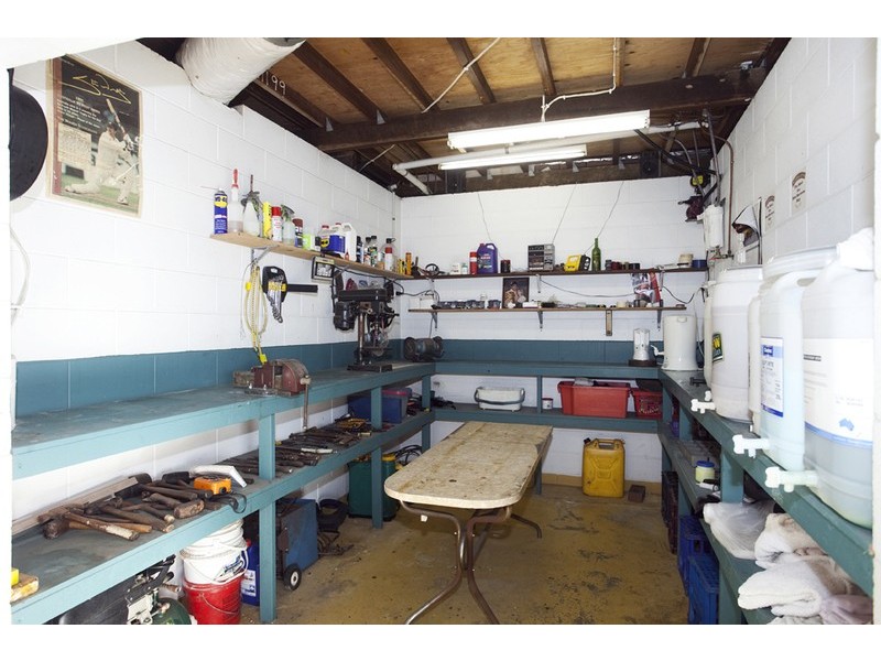 21 – 23 Warruga St, Cannonvale QLD 4802