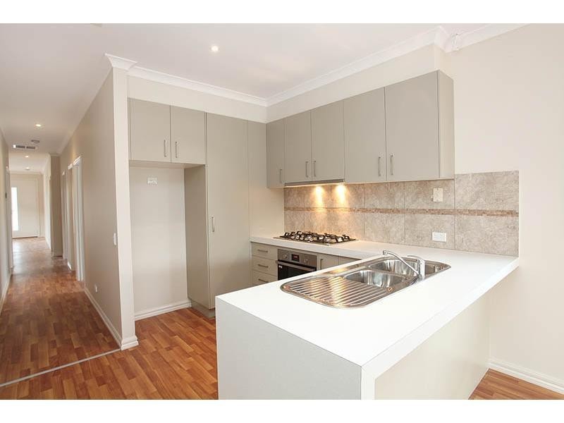 1/9 Eliza Grove, Wyndham Vale VIC 3024