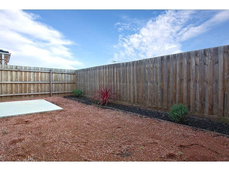 1/9 Eliza Grove, Wyndham Vale VIC 3024