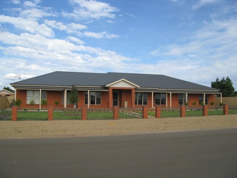 1 Hakea Drive, Coolamon NSW 2701