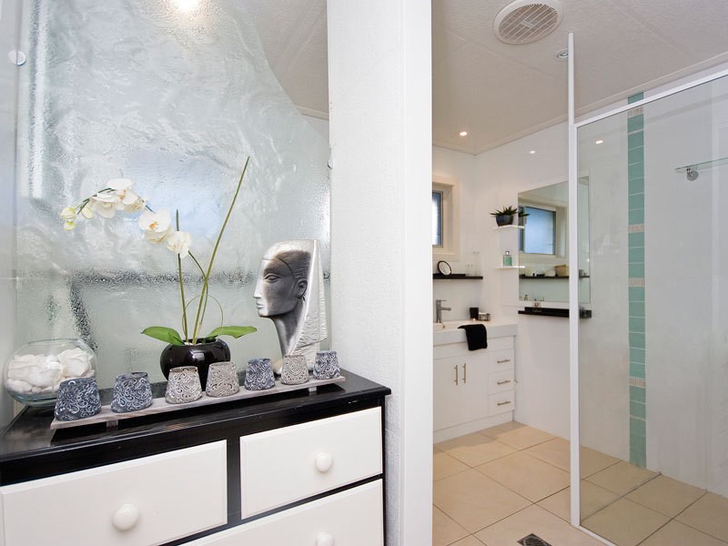 23 Killowill Avenue, Paradise Point QLD 4216