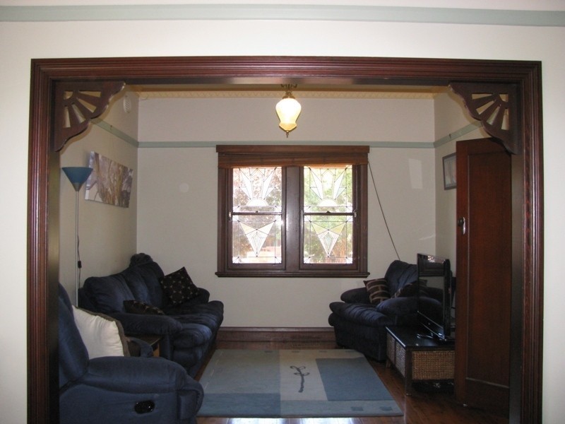 14 Macleay Street, Turvey Park NSW 2650