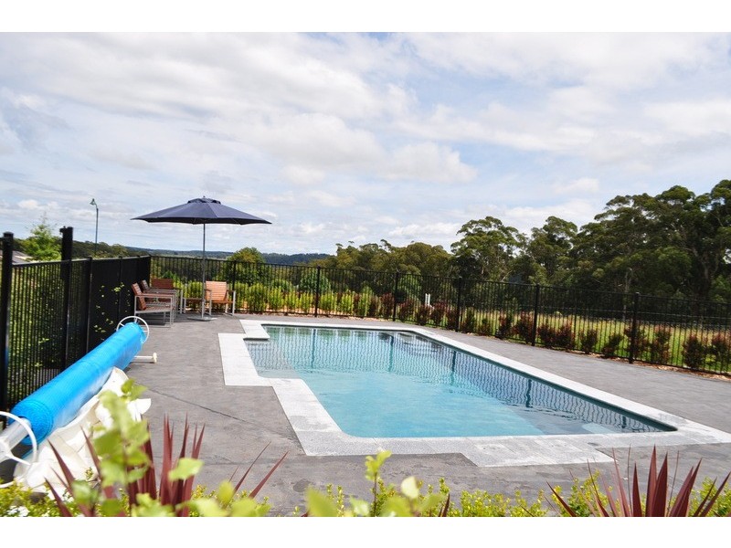 8 Ardross Ave, Bundanoon NSW 2578