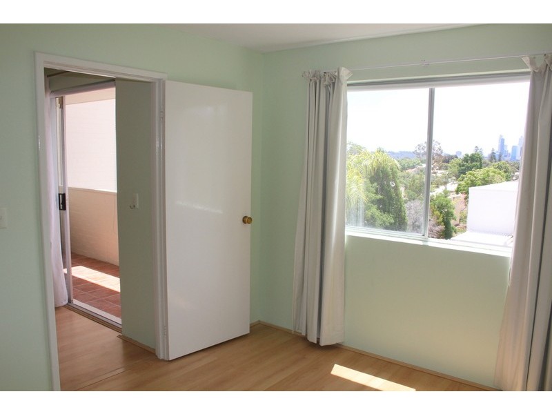 K15/45 King George Street, Victoria Park WA 6100