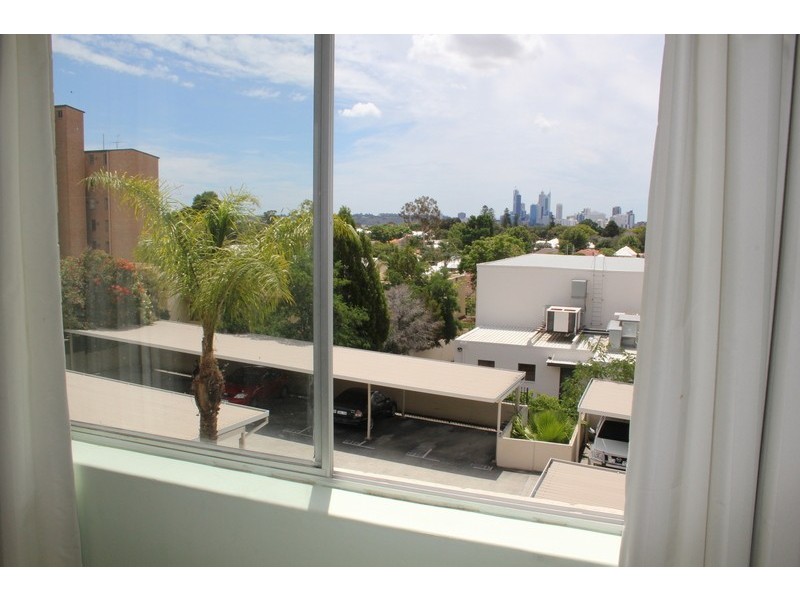 K15/45 King George Street, Victoria Park WA 6100