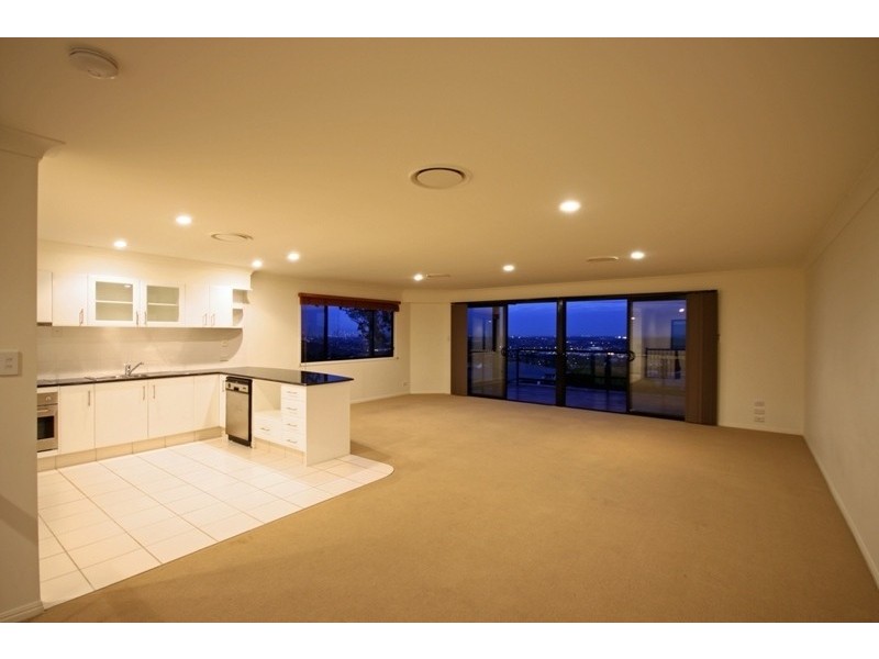 40/2 Ridgeline Way, Highland Park QLD 4211