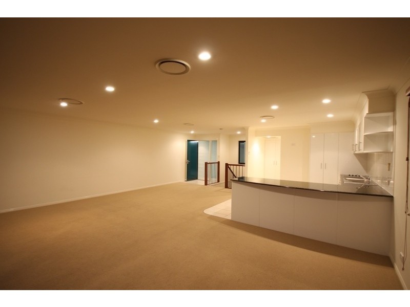 40/2 Ridgeline Way, Highland Park QLD 4211