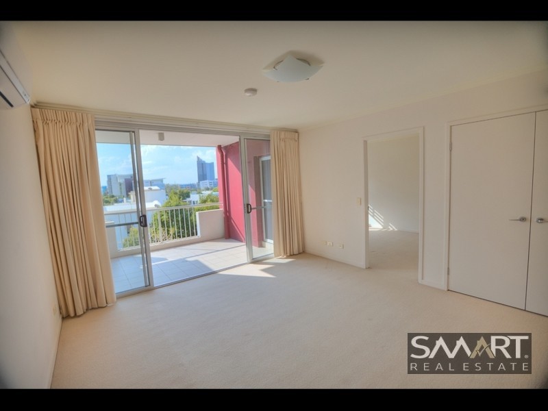 6/1 Arbour Avenue, Robina QLD 4226