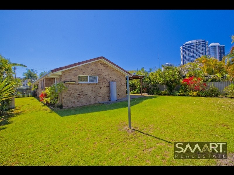 28 Broadwater Street, Runaway Bay QLD 4216
