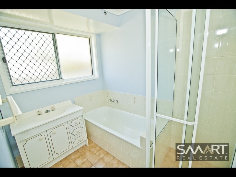 28 Broadwater Street, Runaway Bay QLD 4216