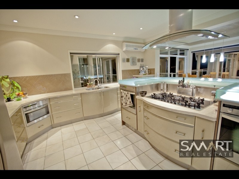 398 Benowa Road, Benowa Waters QLD 4217