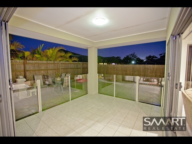 33 Highcrest Circuit, Molendinar QLD 4214