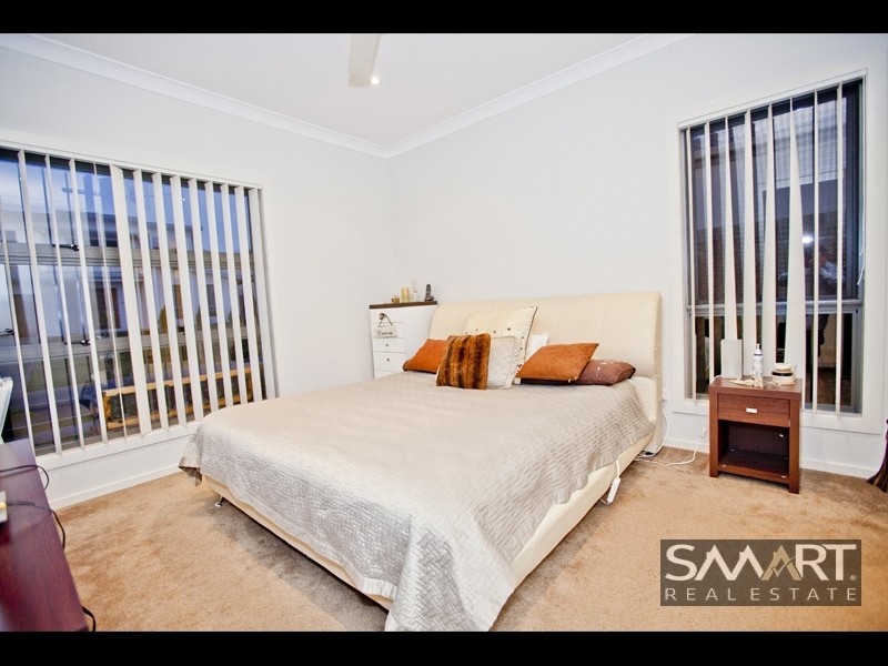 33 Highcrest Circuit, Molendinar QLD 4214