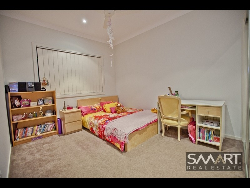 33 Highcrest Circuit, Molendinar QLD 4214