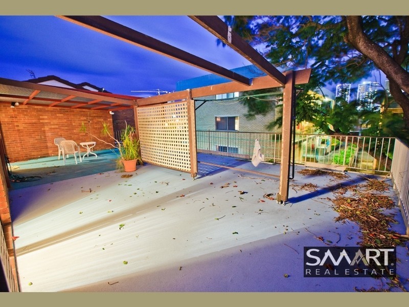 6/4 Rose Street, Southport QLD 4215