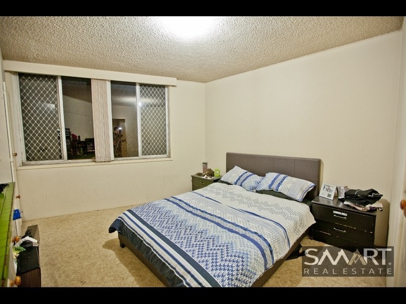 2/260 Stanhill Drive, Chevron Island QLD 4217
