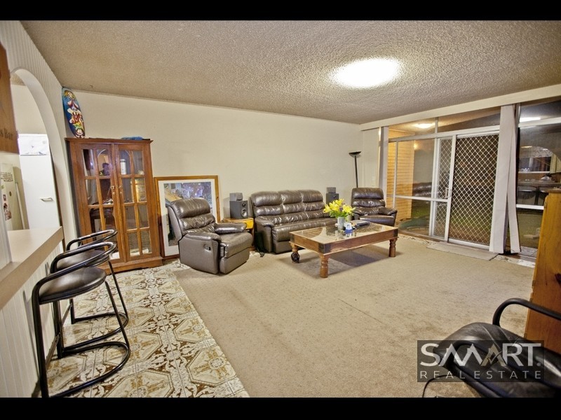 2/260 Stanhill Drive, Chevron Island QLD 4217