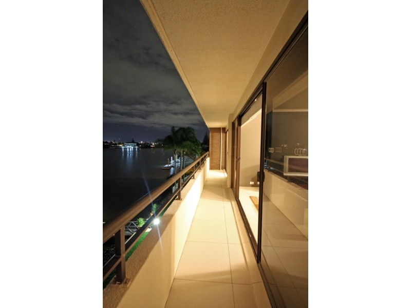 11/1 Peninsular Drive, Surfers Paradise QLD 4217