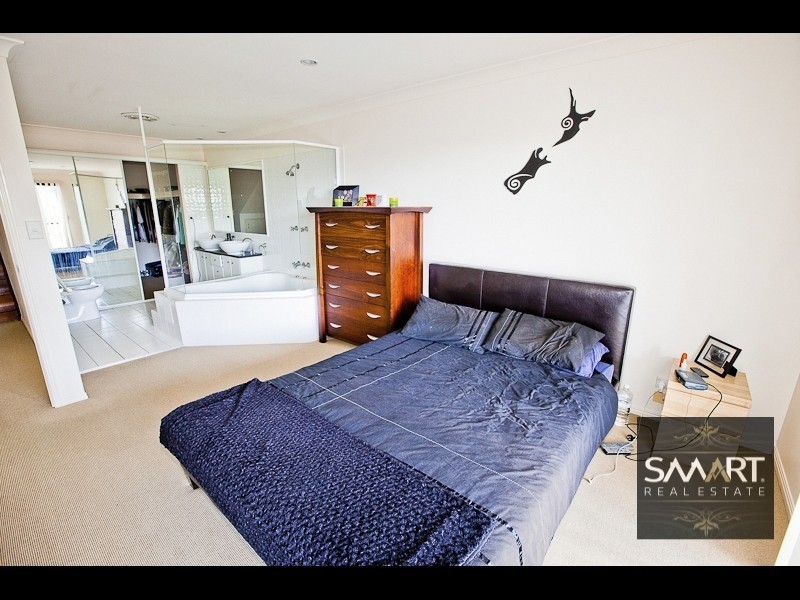 11/2 Ridgeline Way, Highland Park QLD 4211