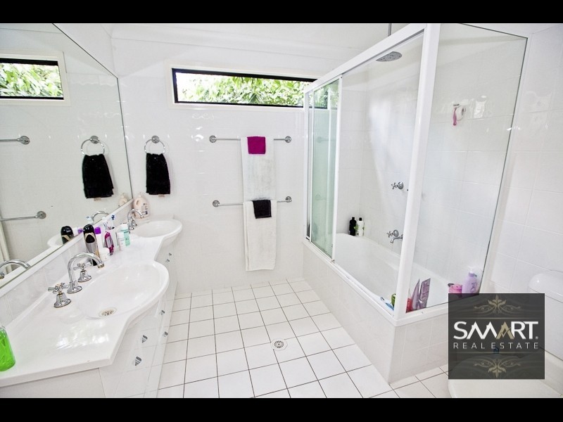 11/2 Ridgeline Way, Highland Park QLD 4211