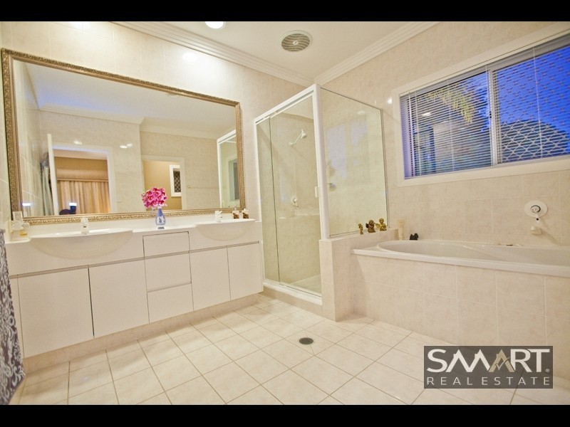 53 The Boulevard, Southport QLD 4215