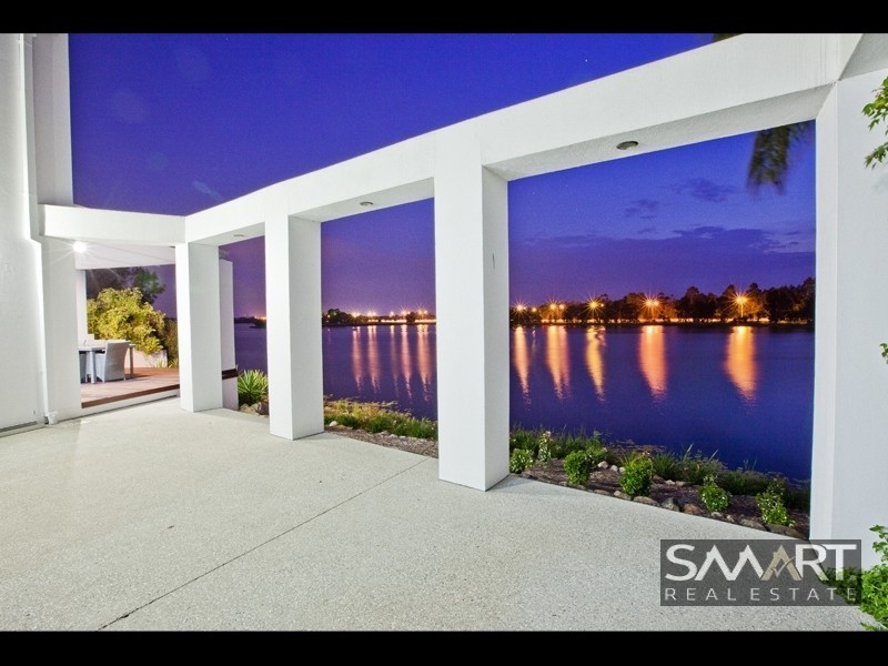 40 Santabelle Crescent, Clear Island Waters QLD 4226