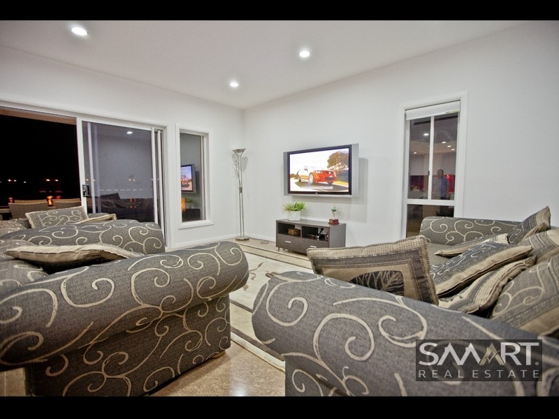 40 Santabelle Crescent, Clear Island Waters QLD 4226