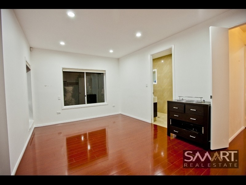 40 Santabelle Crescent, Clear Island Waters QLD 4226