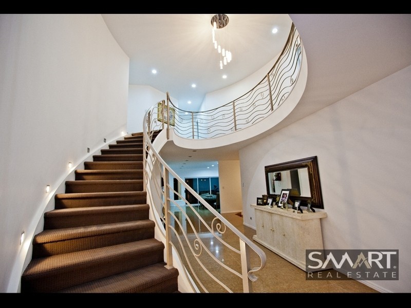 40 Santabelle Crescent, Clear Island Waters QLD 4226