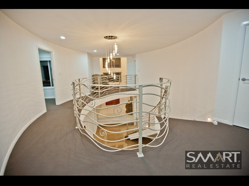 40 Santabelle Crescent, Clear Island Waters QLD 4226