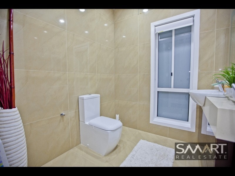40 Santabelle Crescent, Clear Island Waters QLD 4226