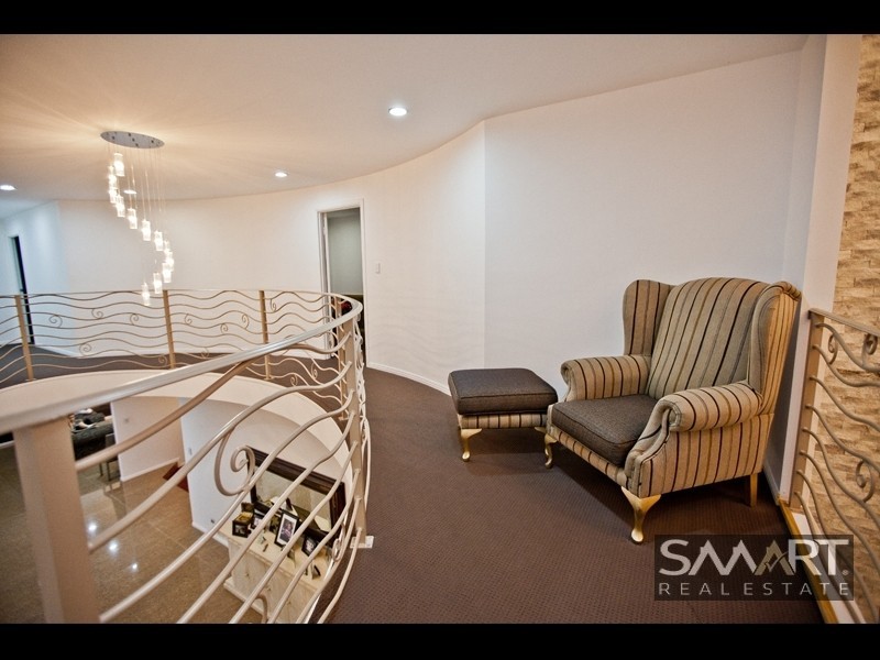 40 Santabelle Crescent, Clear Island Waters QLD 4226