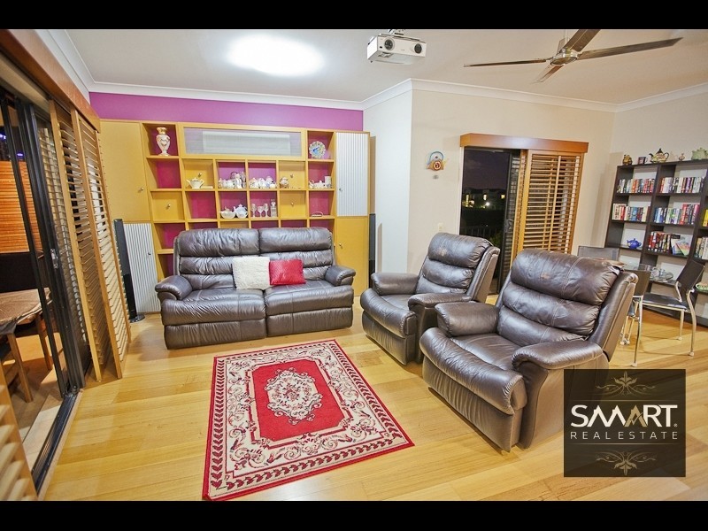 7/24-26 Parneno Street, Chevron Island QLD 4217