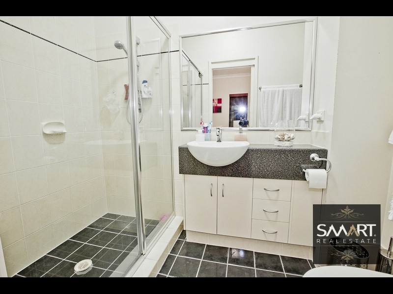 7/24-26 Parneno Street, Chevron Island QLD 4217