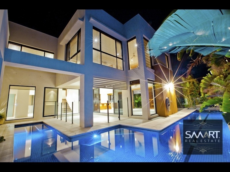 15 King Charles Drive,, Sovereign Islands QLD 4216
